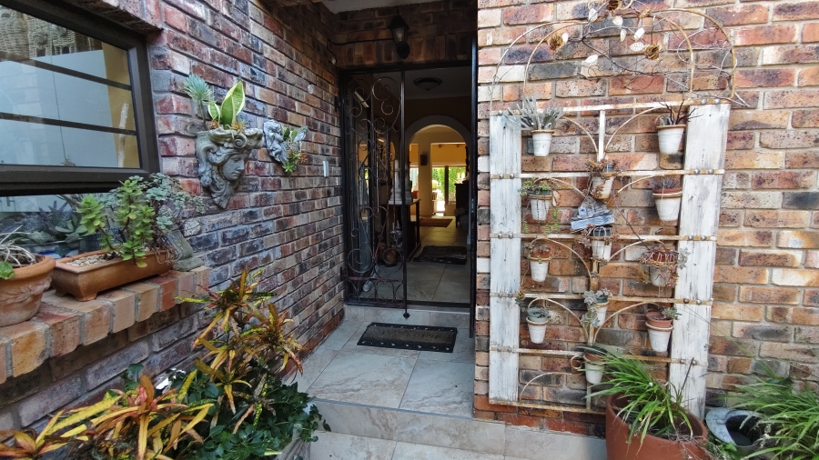 3 Bedroom Property for Sale in Humewood Eastern Cape